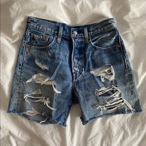 LEVIS BOYFRIEND SHORTS